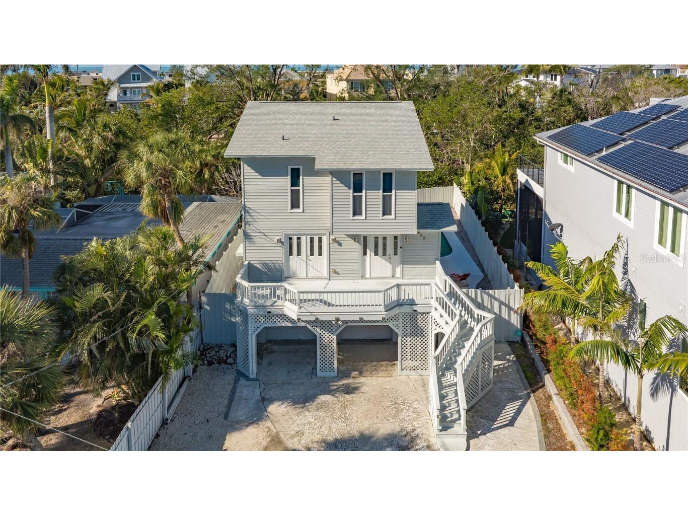 462 Island Circle Sarasota FL 34242 - GRAND CANAL A4641791 image1