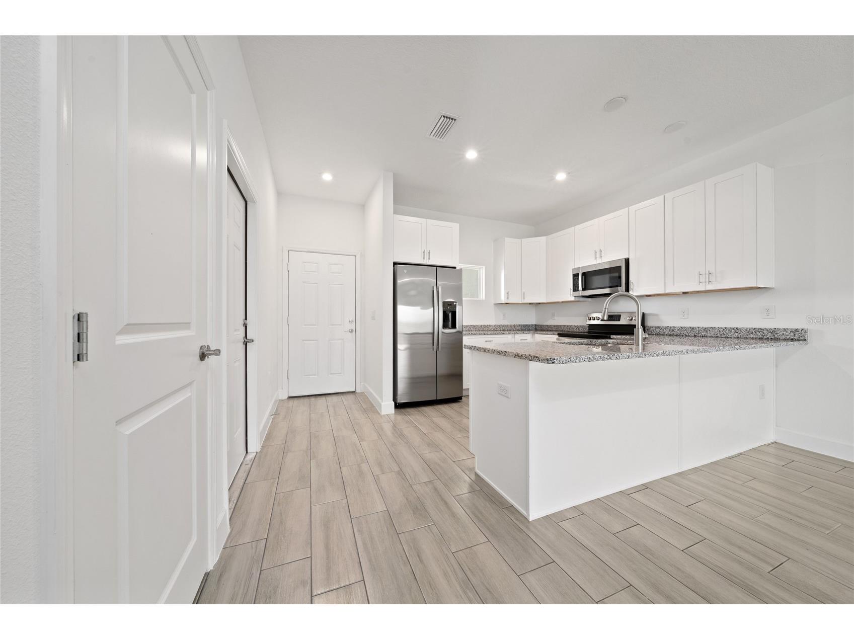 462 Lake Shore Parkway Davenport FL 33896 O6383790 image3