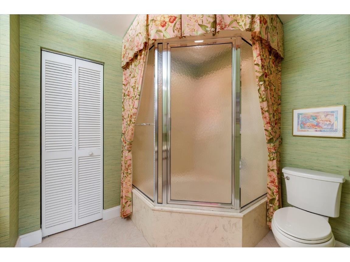 462 Oak Hill Circle #5 Sarasota FL 34232 A4664046 image15