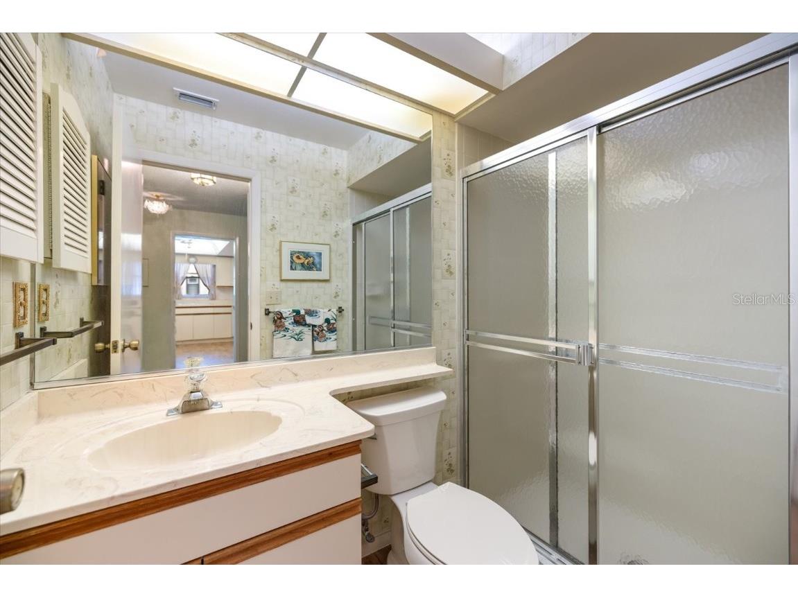 462 Oak Hill Circle #5 Sarasota FL 34232 A4664046 image16