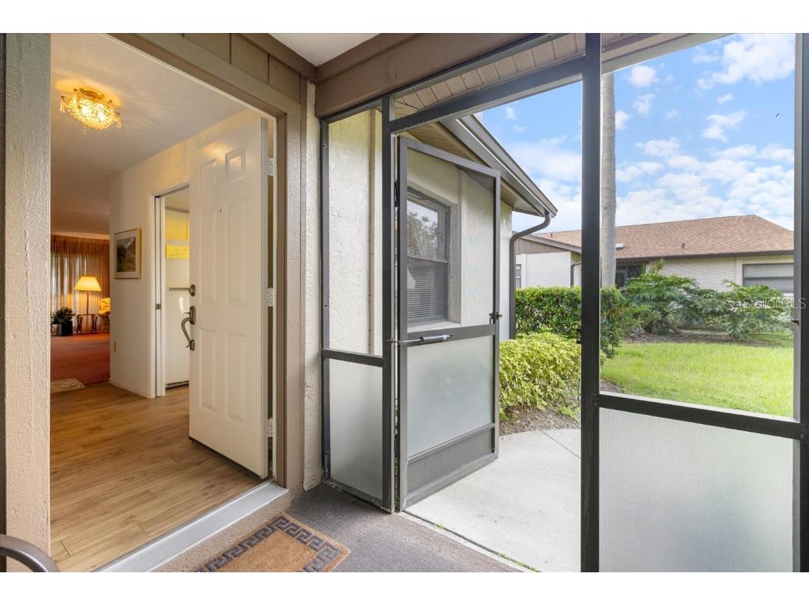 462 Oak Hill Circle #5 Sarasota FL 34232 A4664046 image3