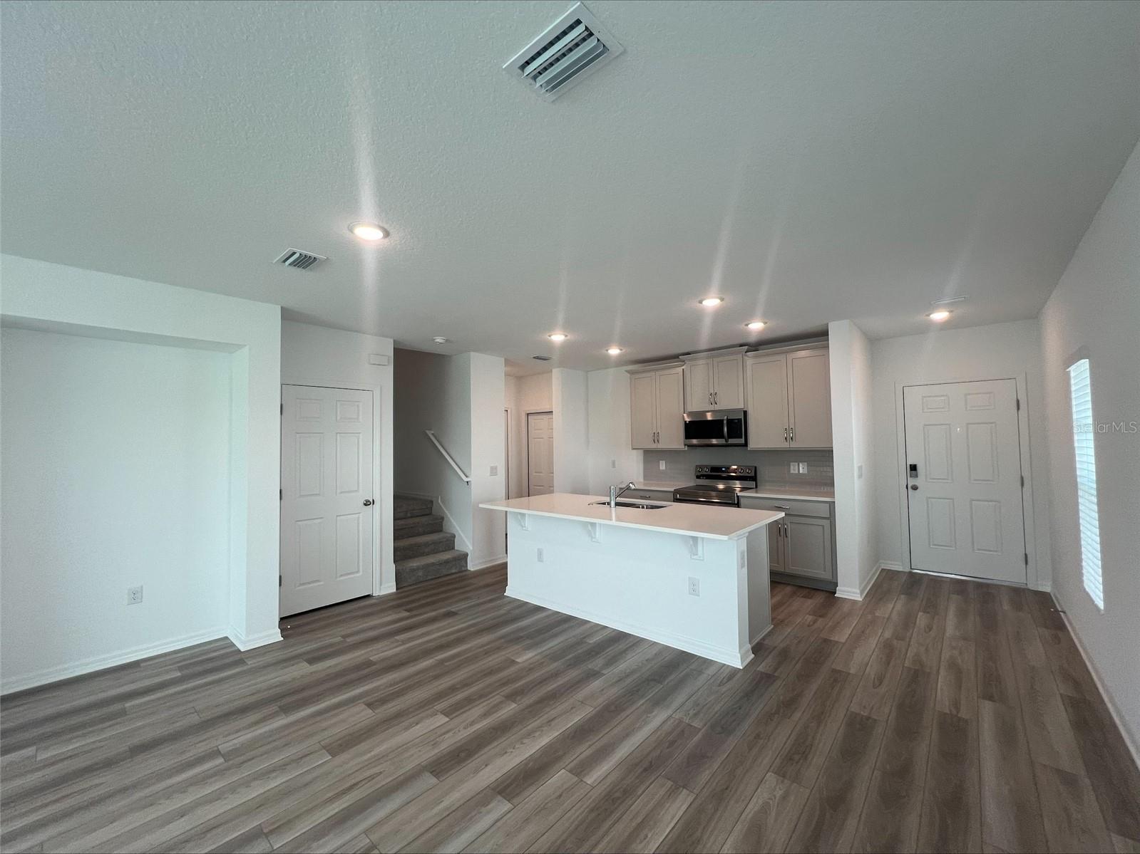 462 Thompson Village Avenue Apopka FL 32703 O6378758 image2