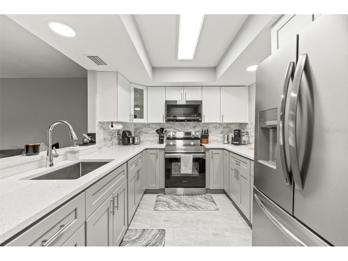 4620 Hidden View Place #10 Sarasota FL 34235 TB8444951 image16