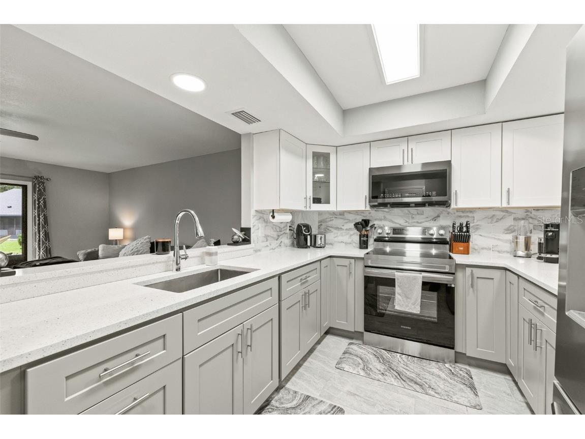 4620 Hidden View Place #10 Sarasota FL 34235 TB8444951 image2