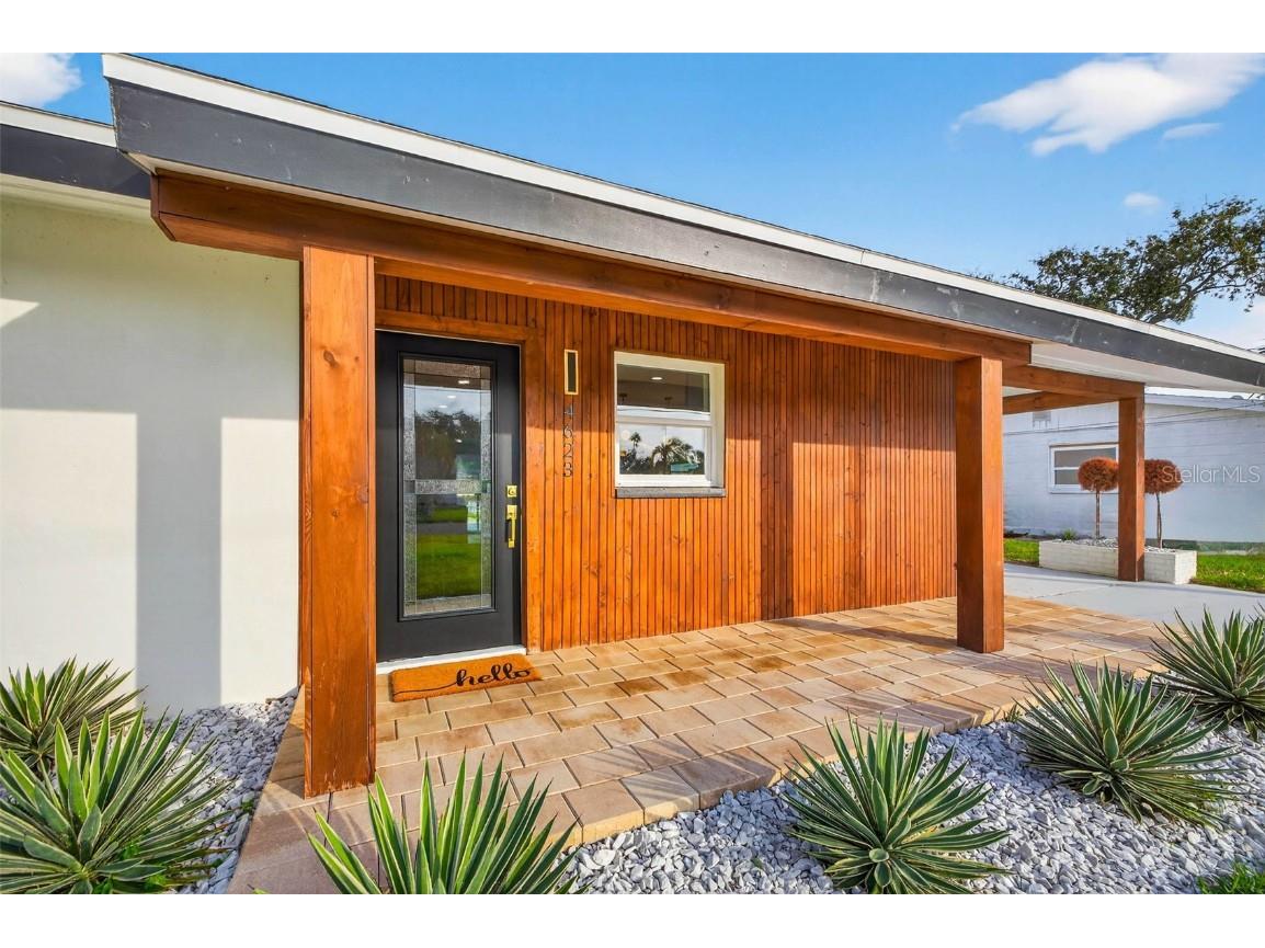 4623 Carson Street NE Saint Petersburg FL 33703 - TAMPA BAY TB8454205 image1