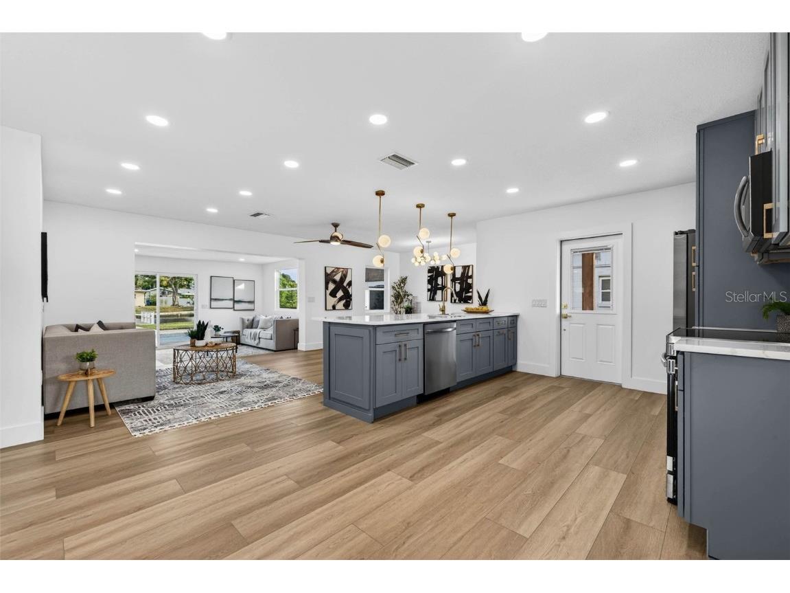 4623 Carson Street NE Saint Petersburg FL 33703 - TAMPA BAY TB8454205 image3