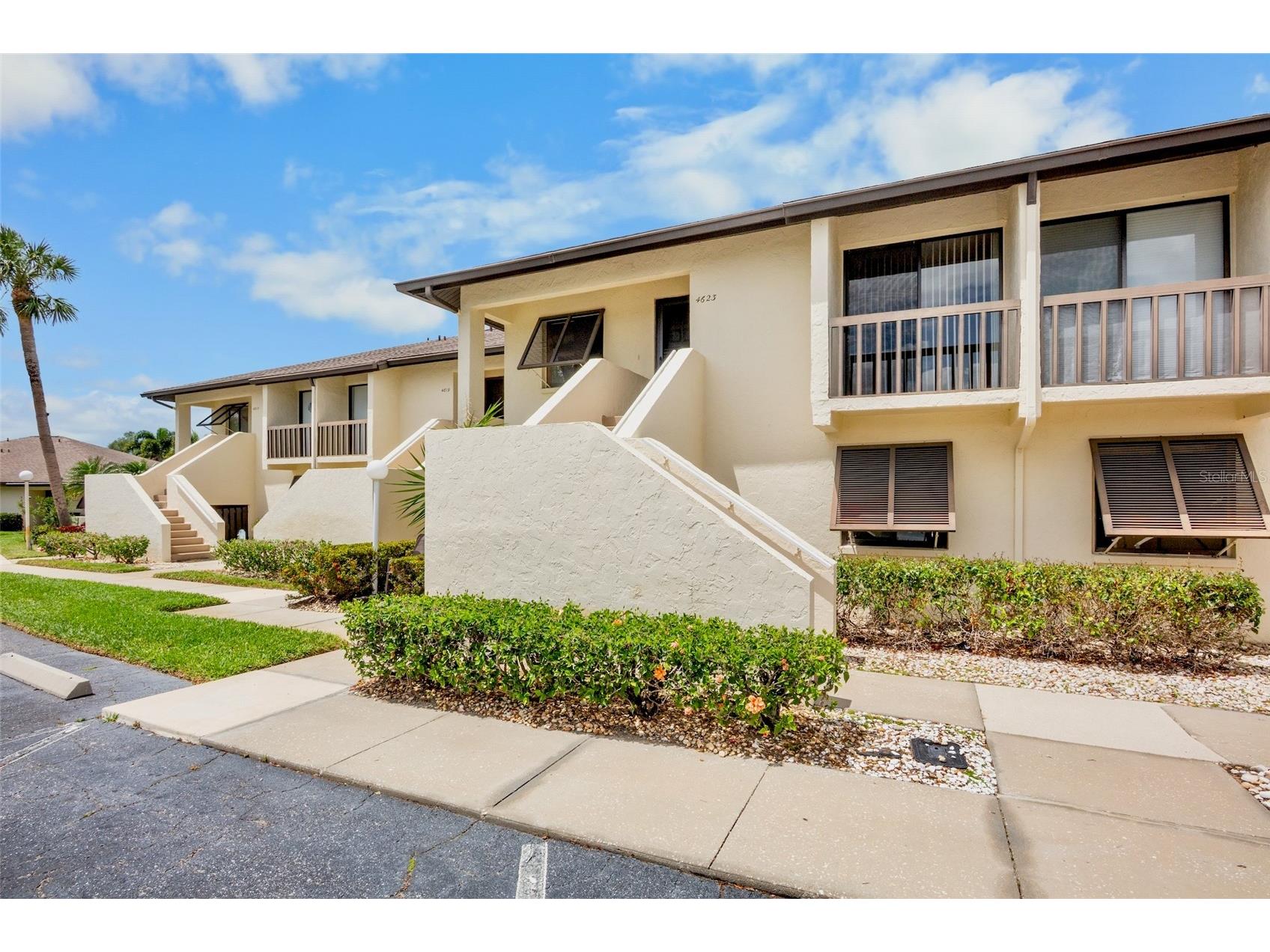 4623 Longwater Chase #112 BLDG J Sarasota FL 34235 A4689212 image1