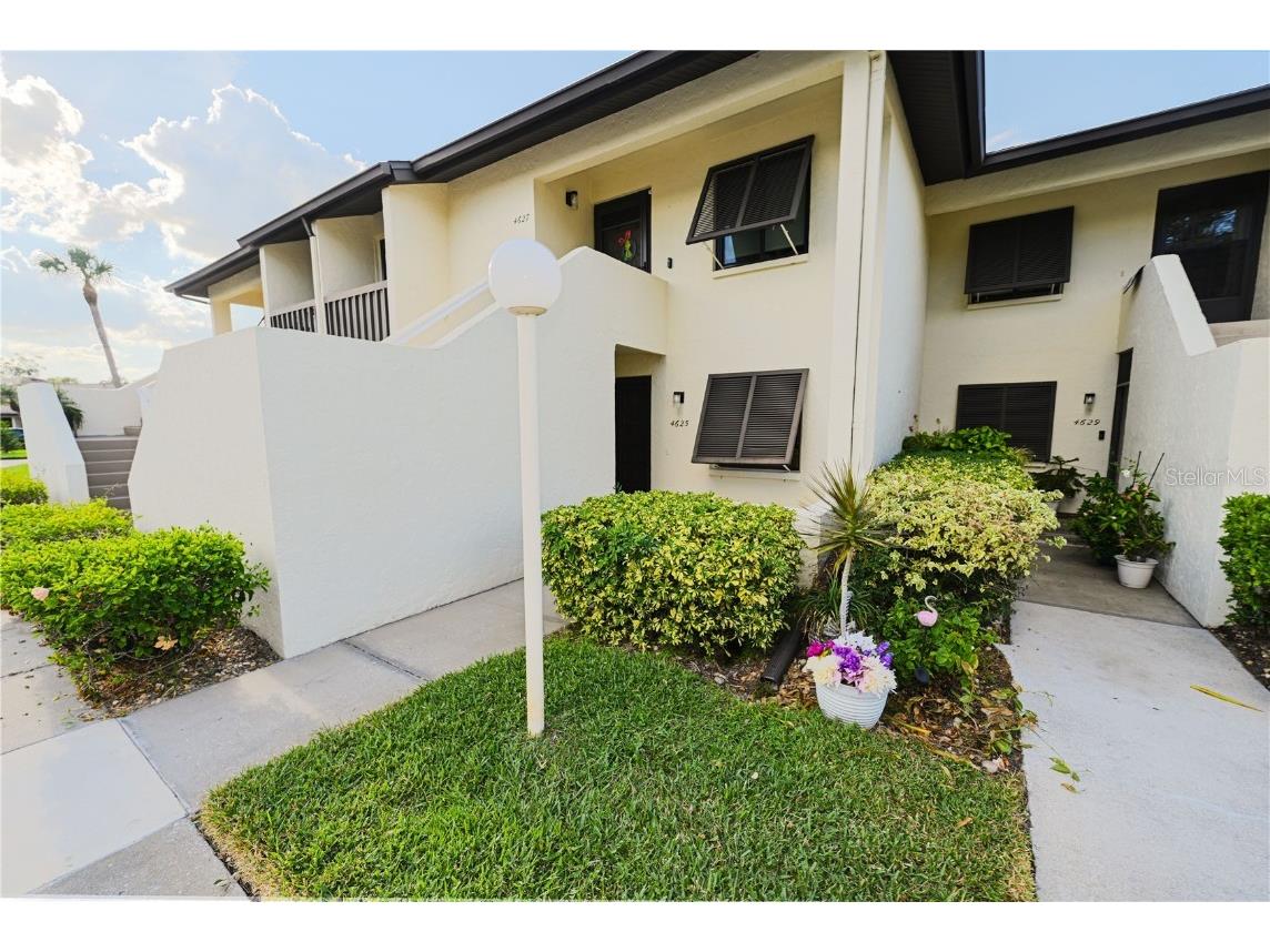 4625 Longwater Chase #113 Sarasota FL 34235 A4669586 image3