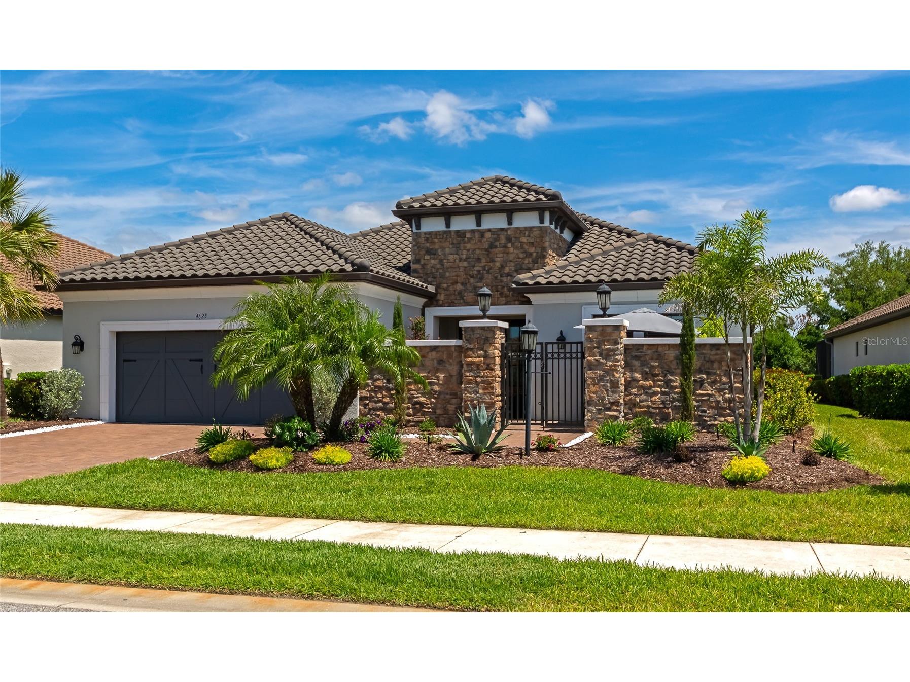 4625 Trento Place Bradenton FL 34211 A4690315 image1