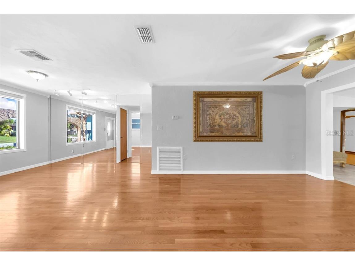 4626 29th Avenue N Saint Petersburg FL 33713 TB8416498 image13