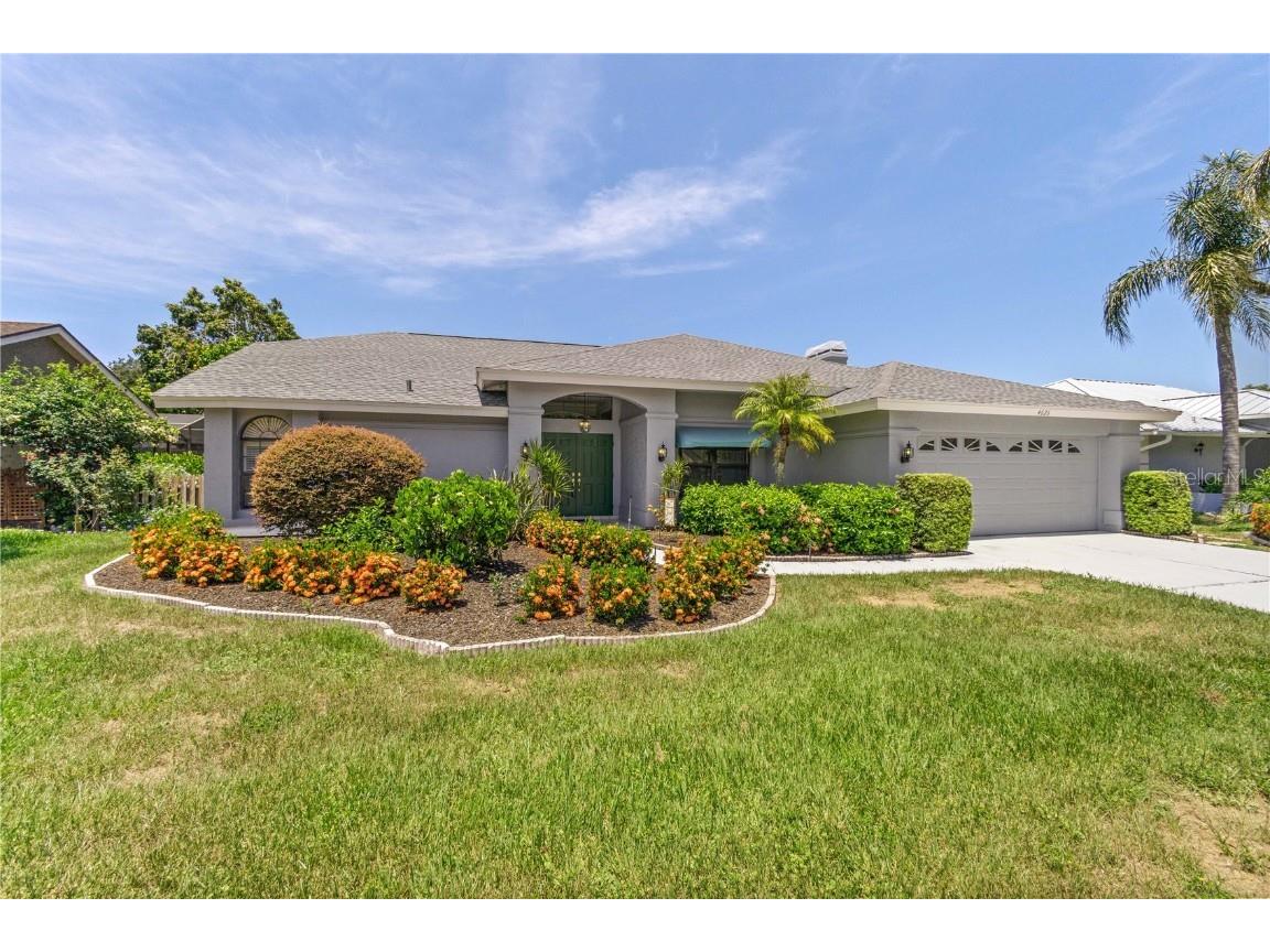 4626 Meadowview Circle Sarasota FL 34233 - Retention pond A4578864 image1