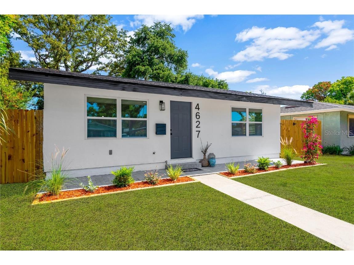 4627 10th Avenue S Saint Petersburg FL 33711 W7865208 image1