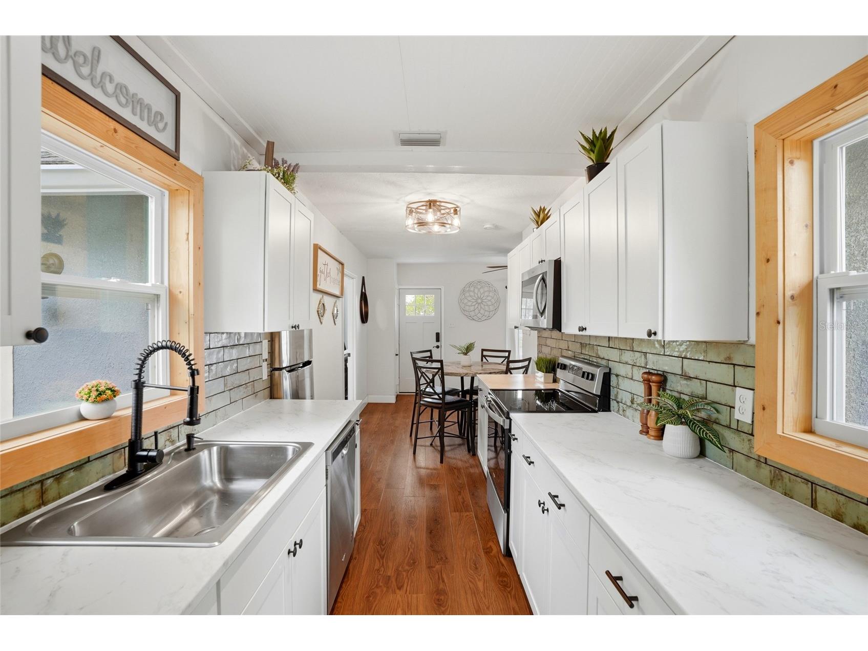 4627 1st Avenue N Saint Petersburg FL 33713 TB8507758 image2