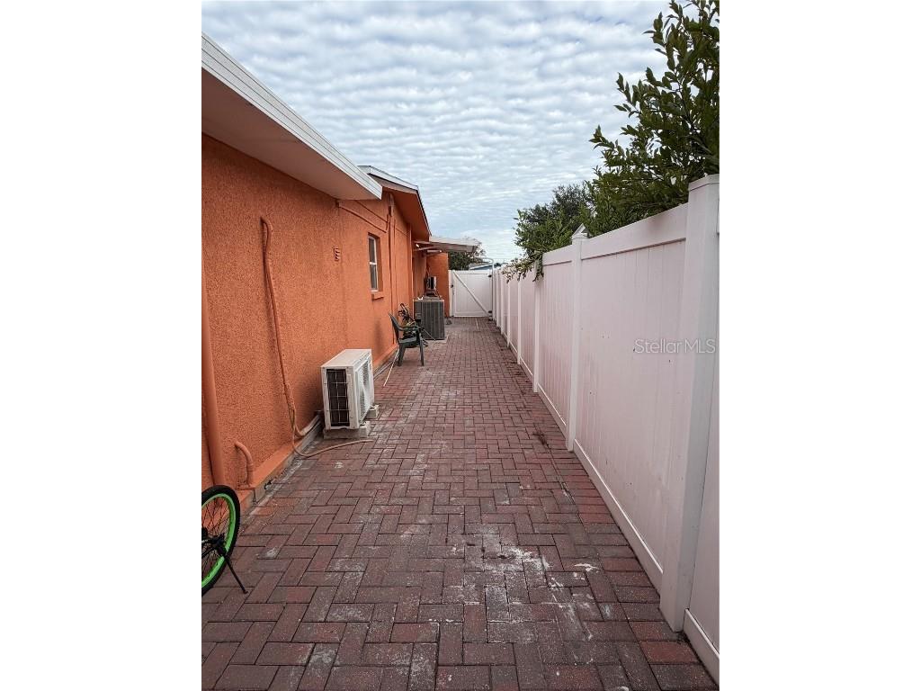 4627 Byerle Circle Tampa FL 33634 TB8460711 image25