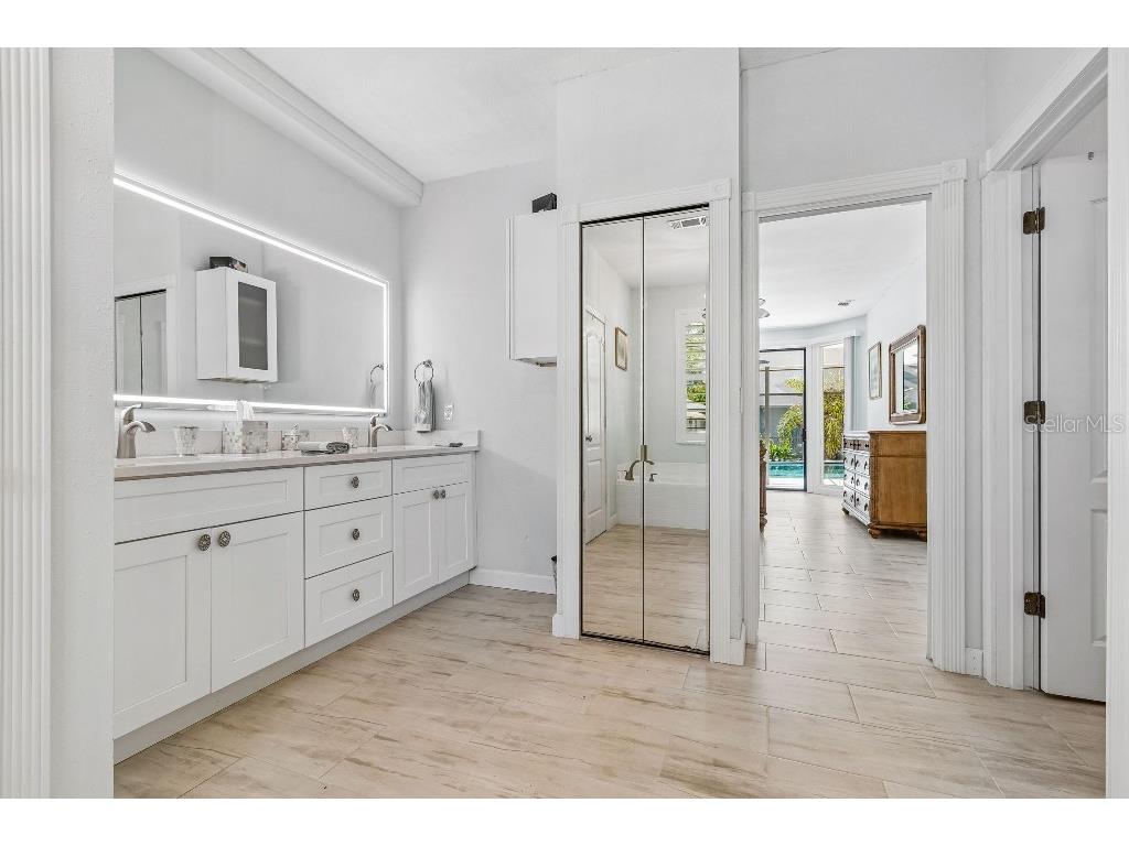 4627 Trails Drive Sarasota FL 34232 TB8500816 image38