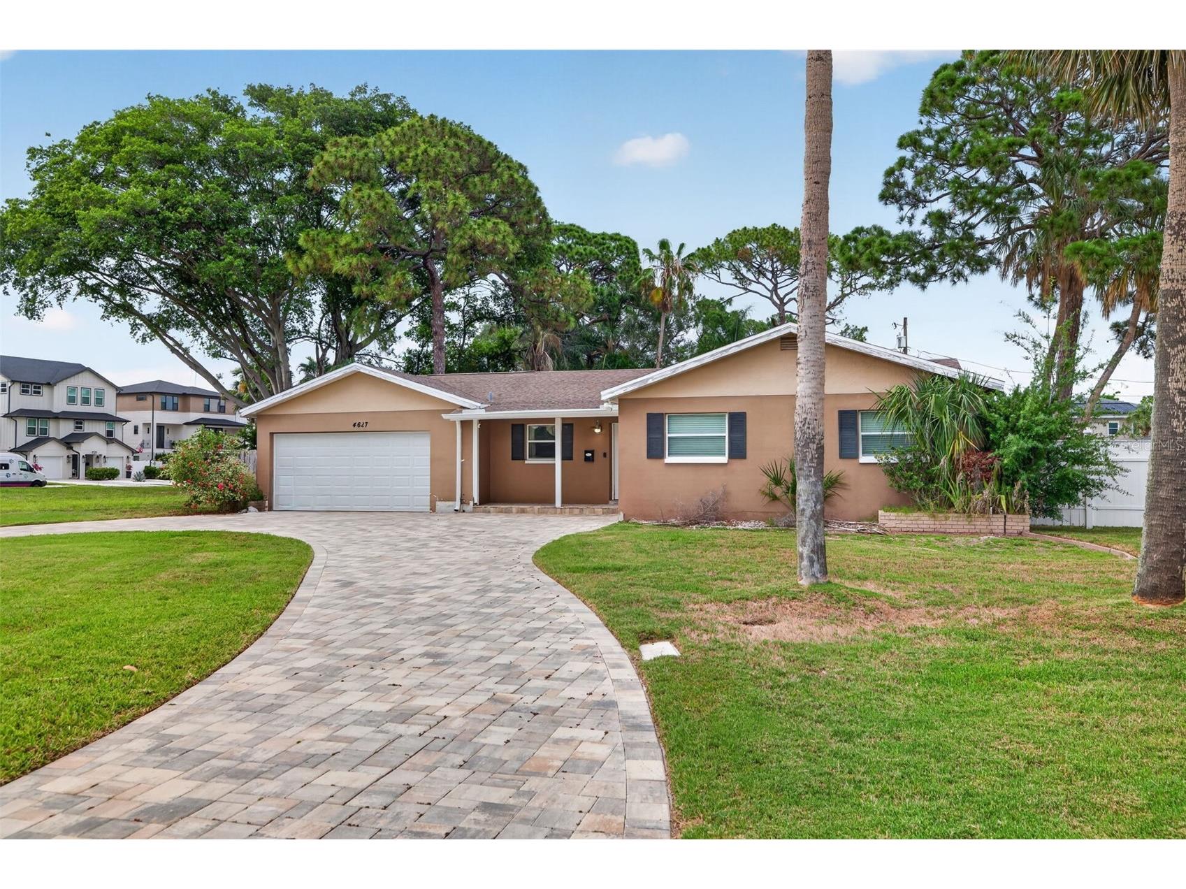 4627 Venetian Boulevard NE Saint Petersburg FL 33704 TB8518451 image1