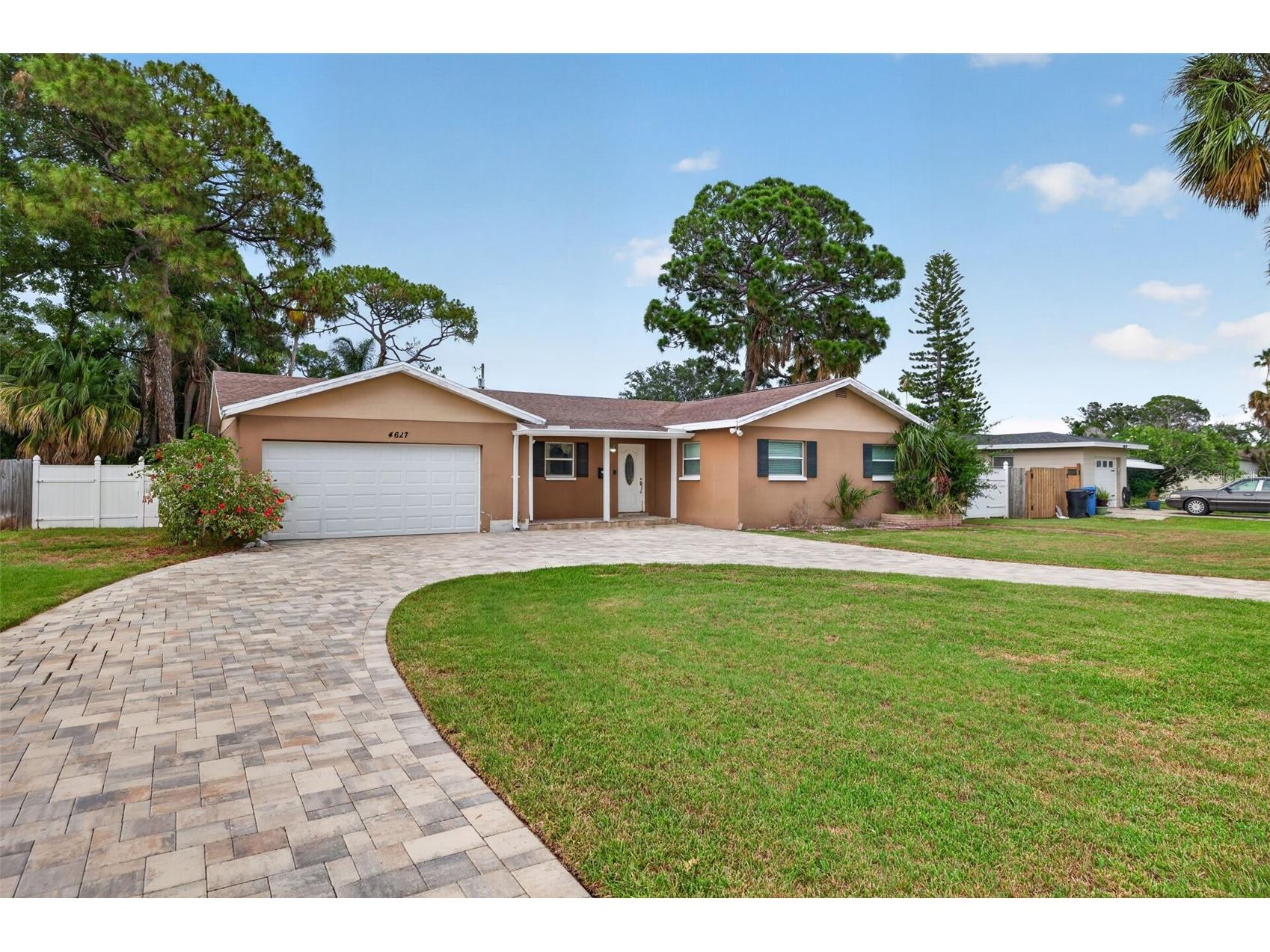 4627 Venetian Boulevard NE Saint Petersburg FL 33704 TB8518451 image2