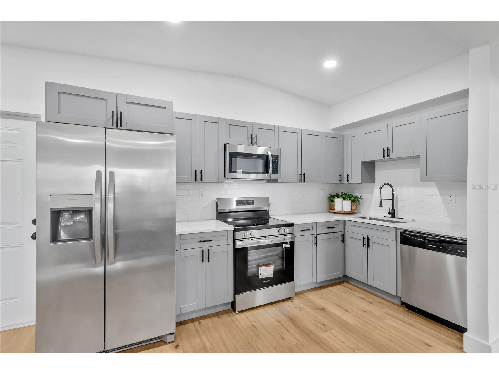 4628 15th Avenue S Saint Petersburg FL 33711 W7887307 image3