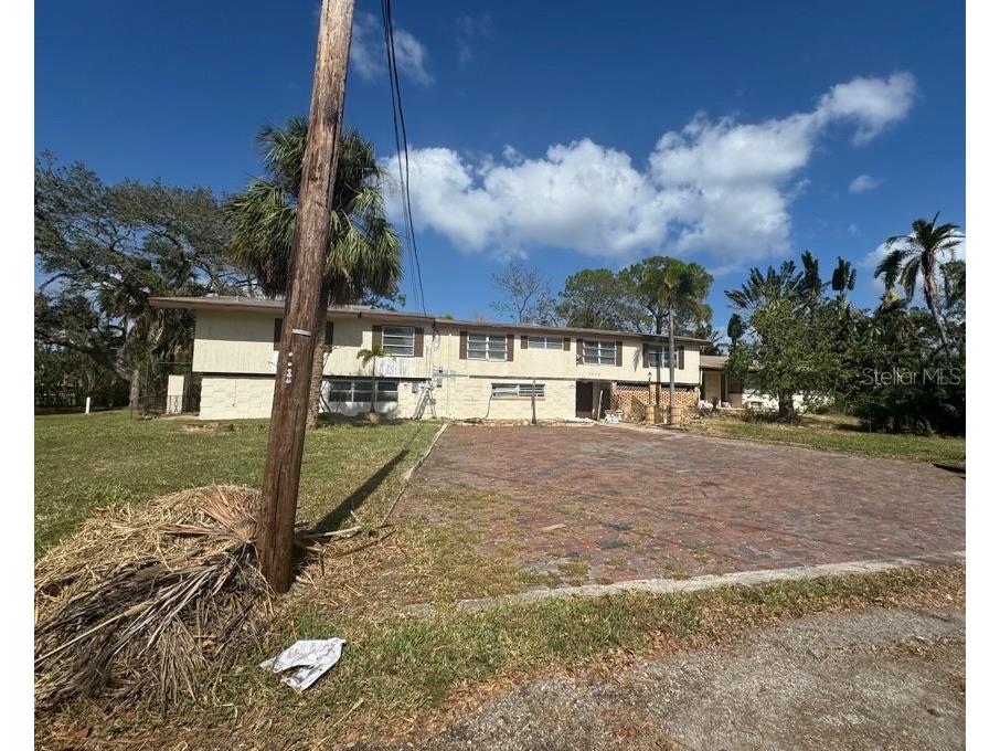 4628 Cypress Way S Saint Petersburg FL 33705 TB8365280 image1