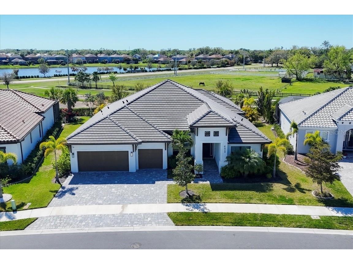 4629 Antrim Drive Sarasota FL 34240 A4644297 image1