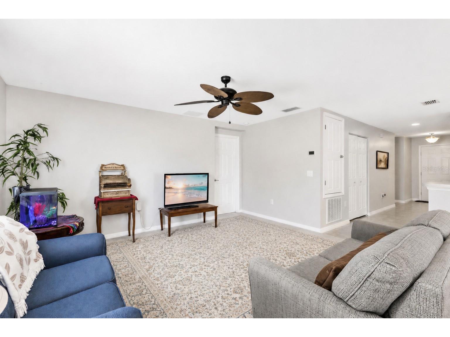 4629 Caverns Drive Kissimmee FL 34758 V4948965 image10