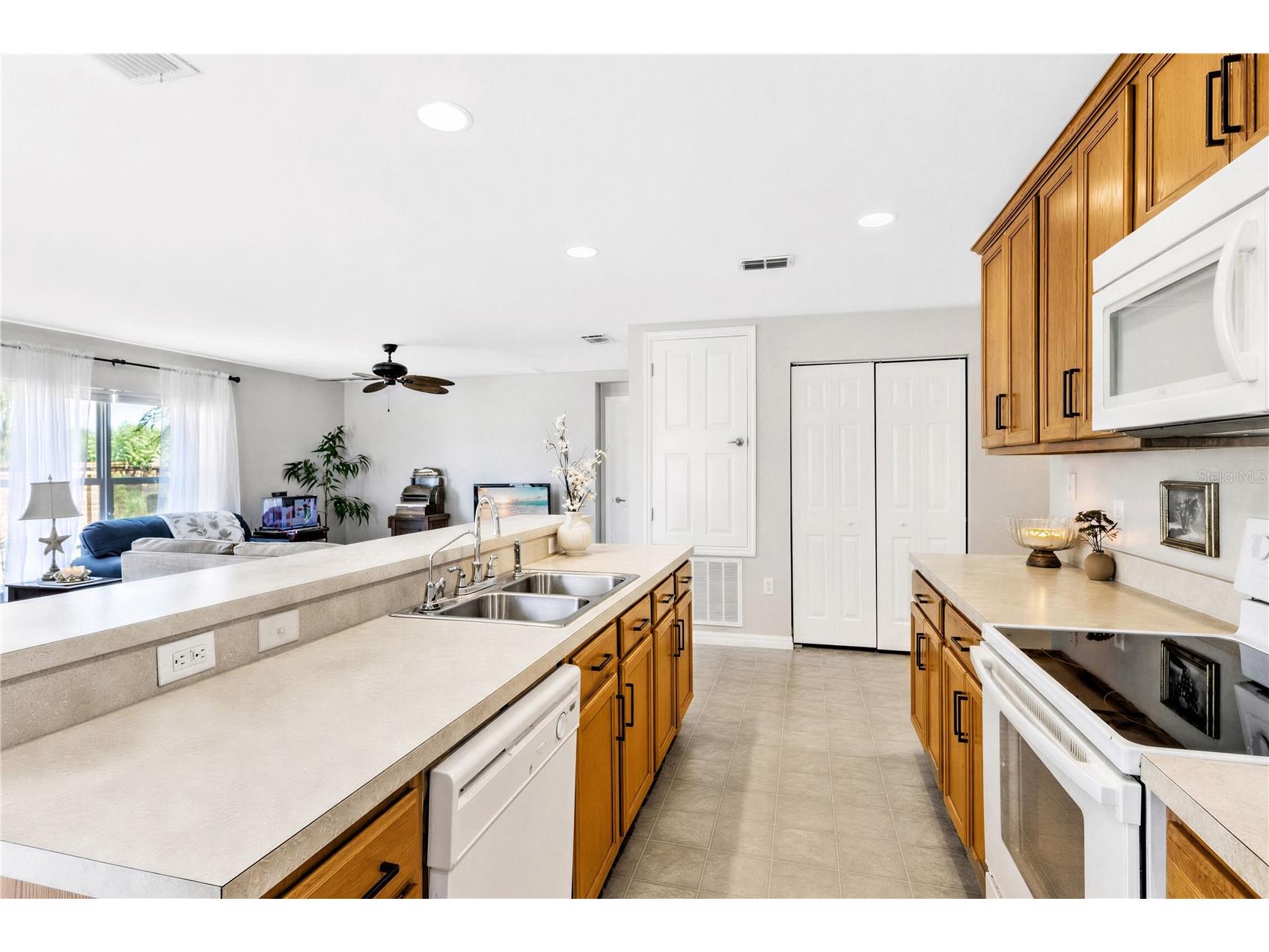 4629 Caverns Drive Kissimmee FL 34758 V4948965 image13