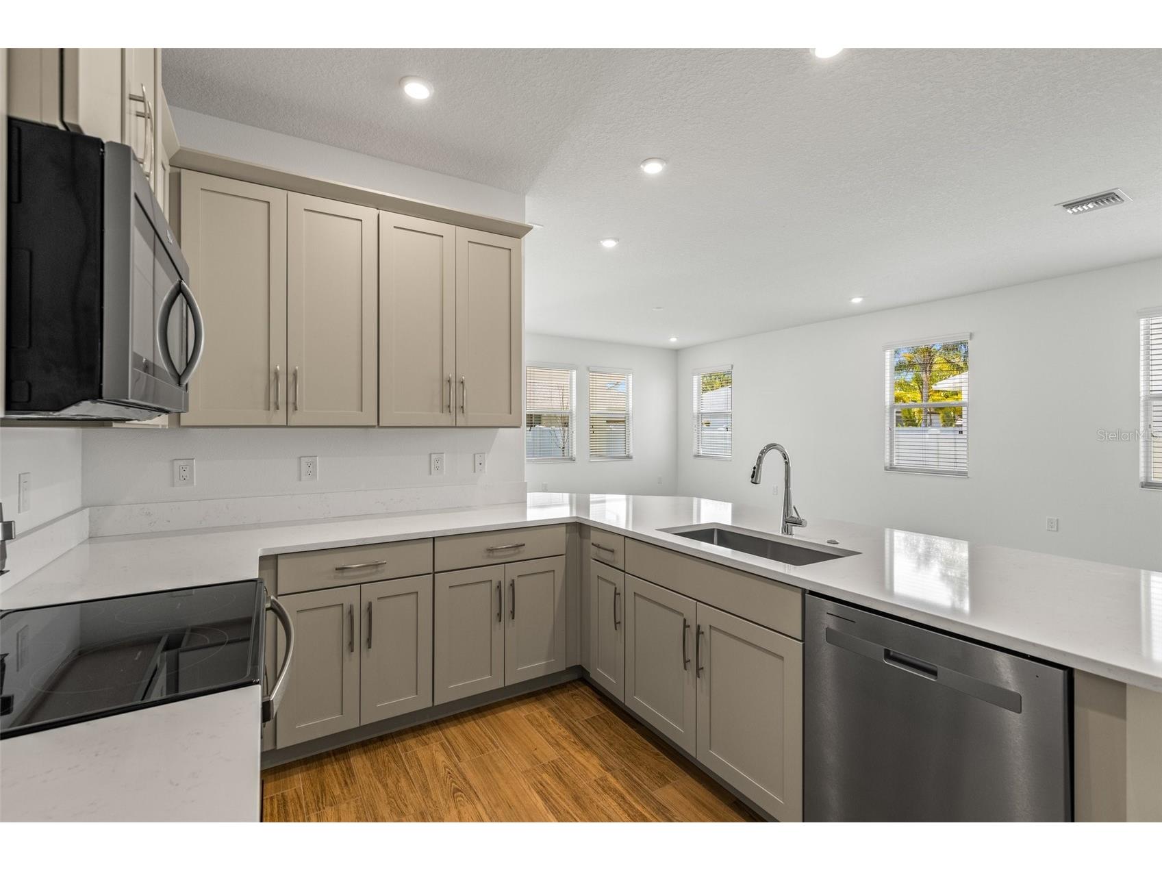 4629 Wishart Boulevard Tampa FL 33603 TB8495878 image7