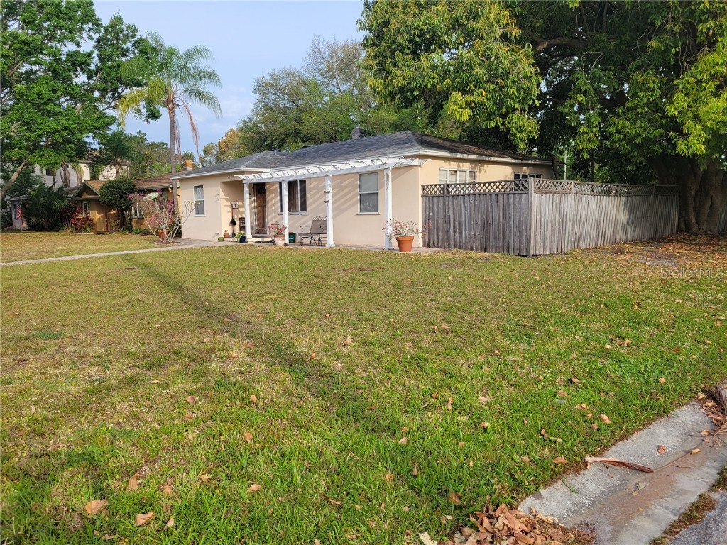 463 39th Avenue NE Saint Petersburg FL 33703 U8194446 image1