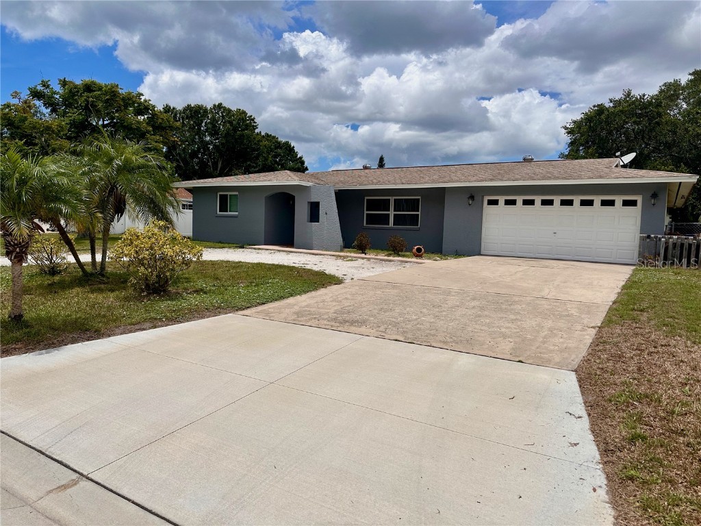 463 Chevy Chase Drive Sarasota FL 34243 A4577930 image1