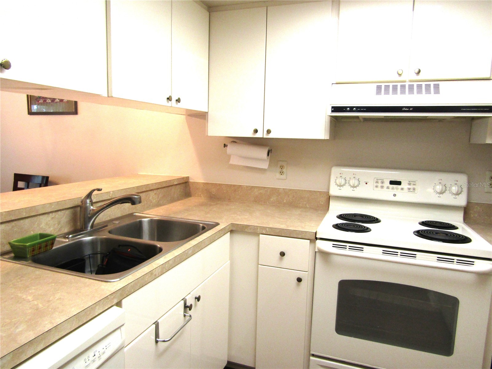 4632 Ringwood Meadow #28 Sarasota FL 34235 A4691030 image3