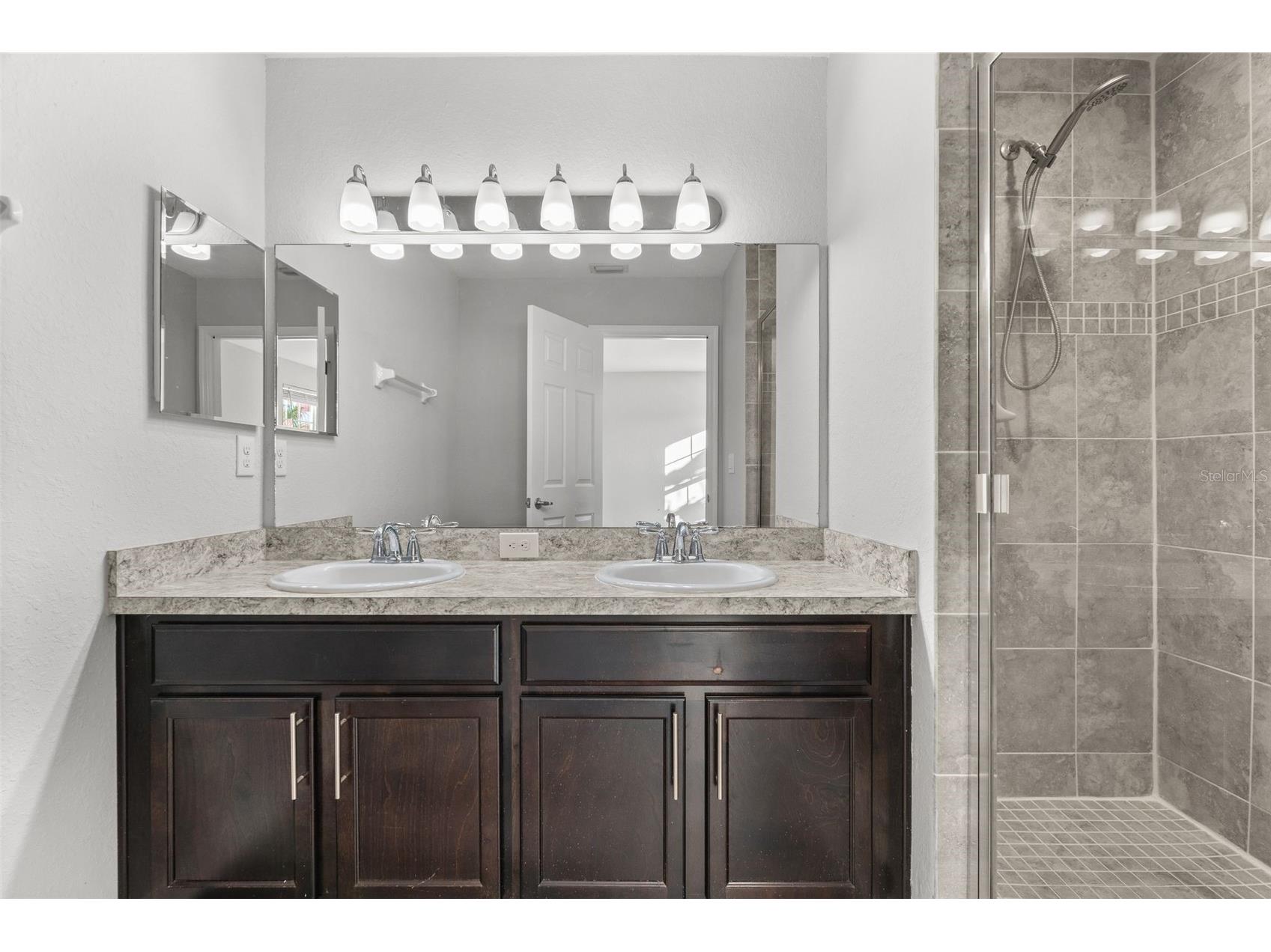 4632 Vignette Way Sarasota FL 34240 A4681427 image28
