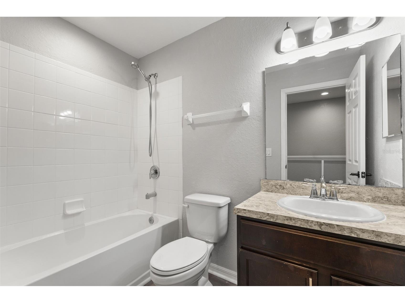 4632 Vignette Way Sarasota FL 34240 A4681427 image29