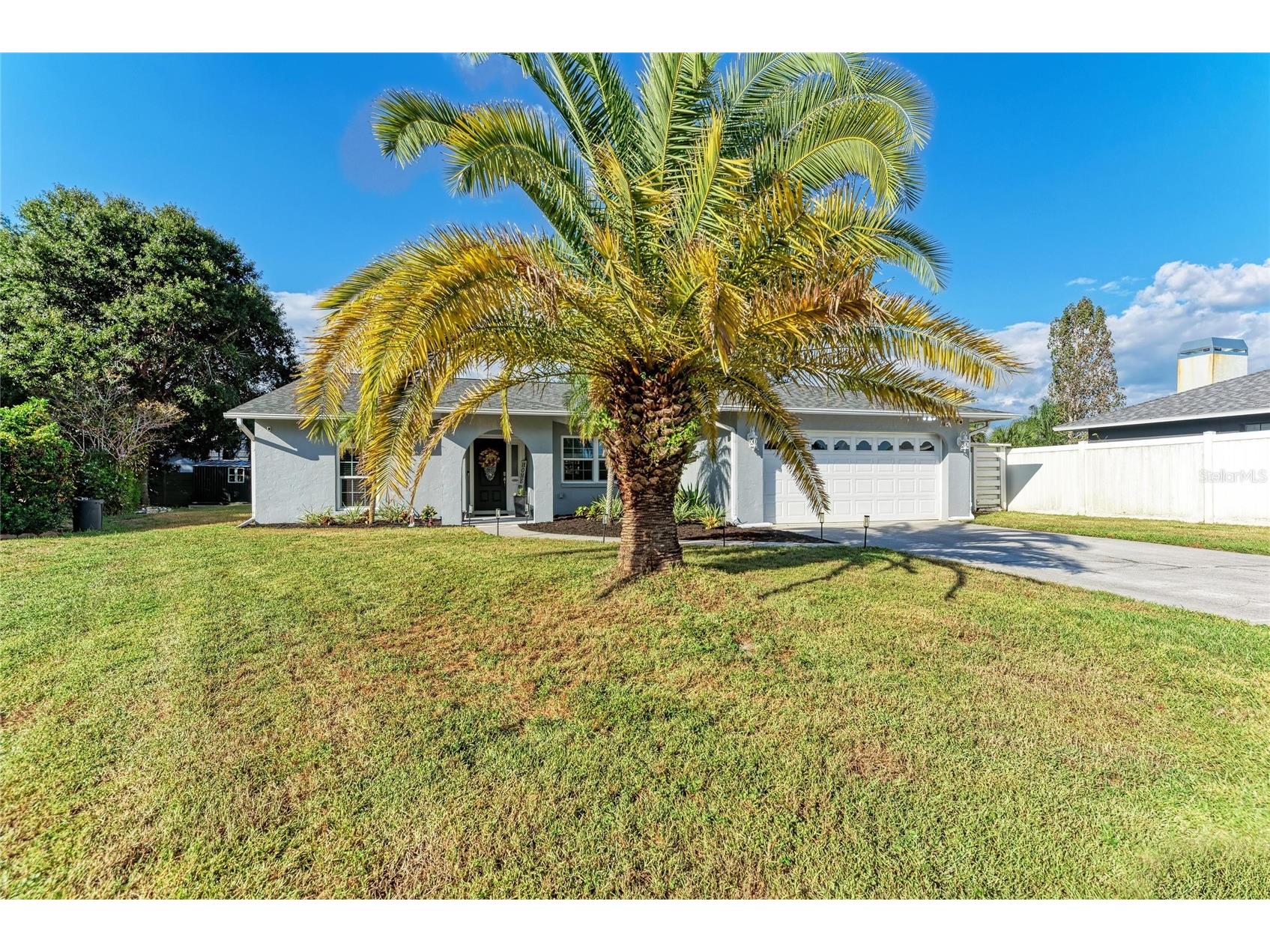 4633 Glenbrooke Terrace Sarasota FL 34243 A4668661 image1