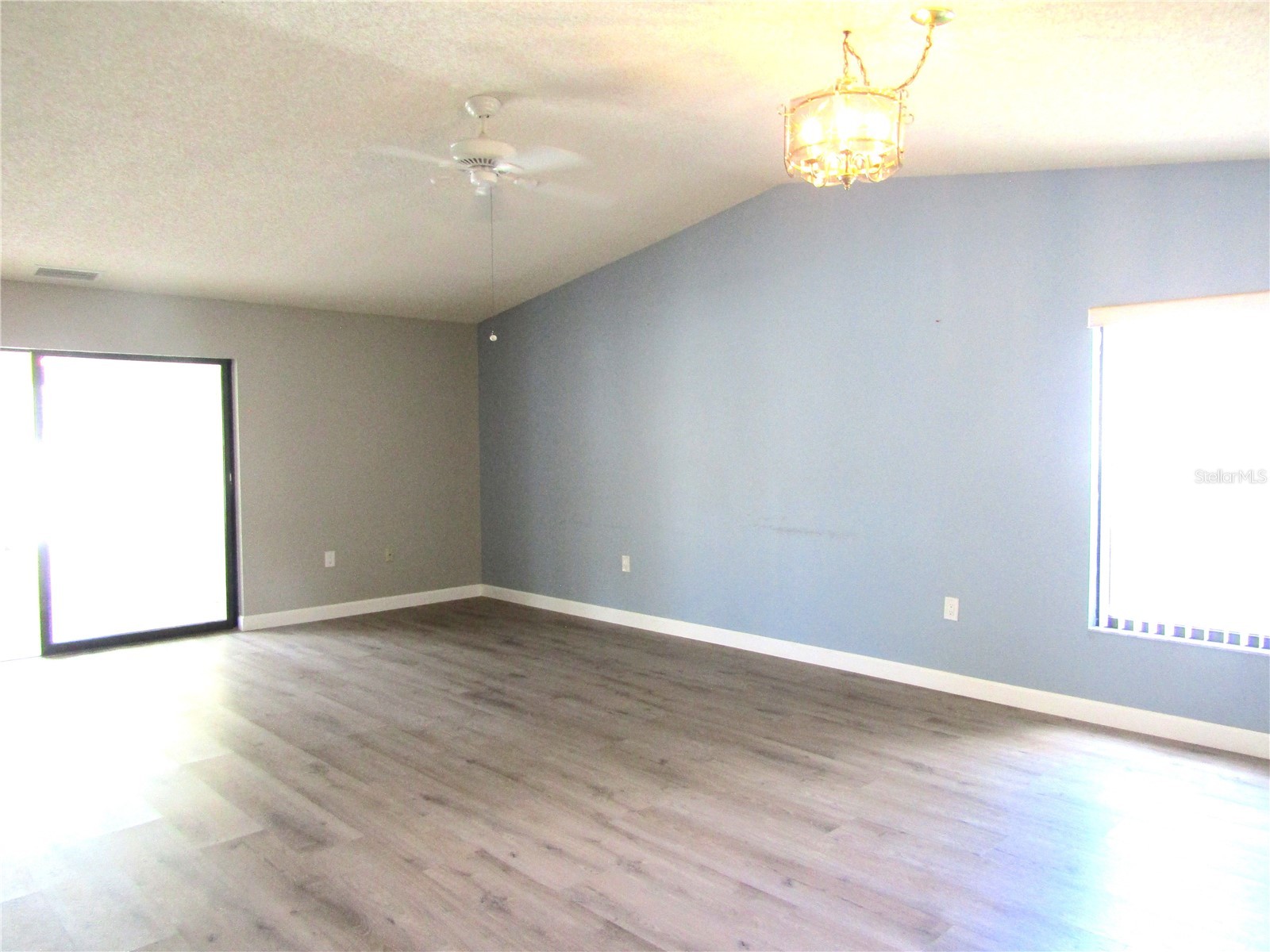 4633 Oak Hill Drive #13 Sarasota FL 34232 A4691571 image11