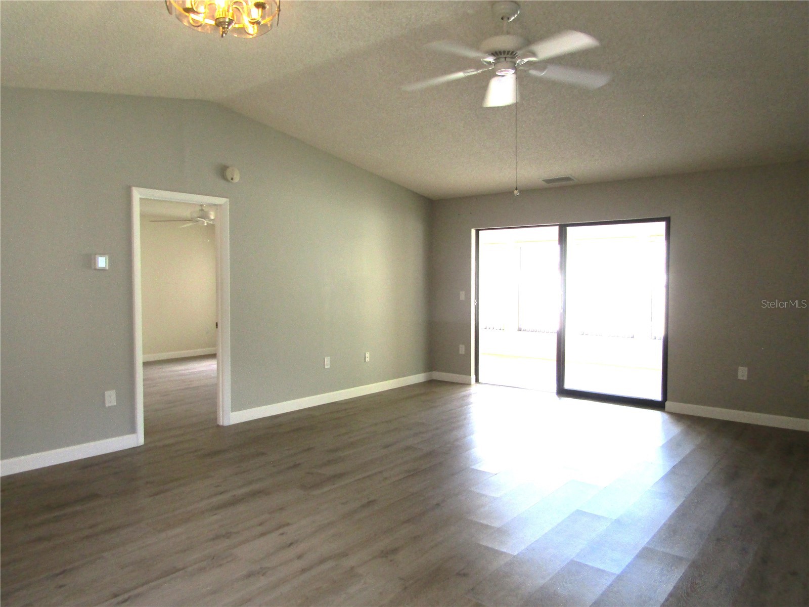4633 Oak Hill Drive #13 Sarasota FL 34232 A4691571 image12