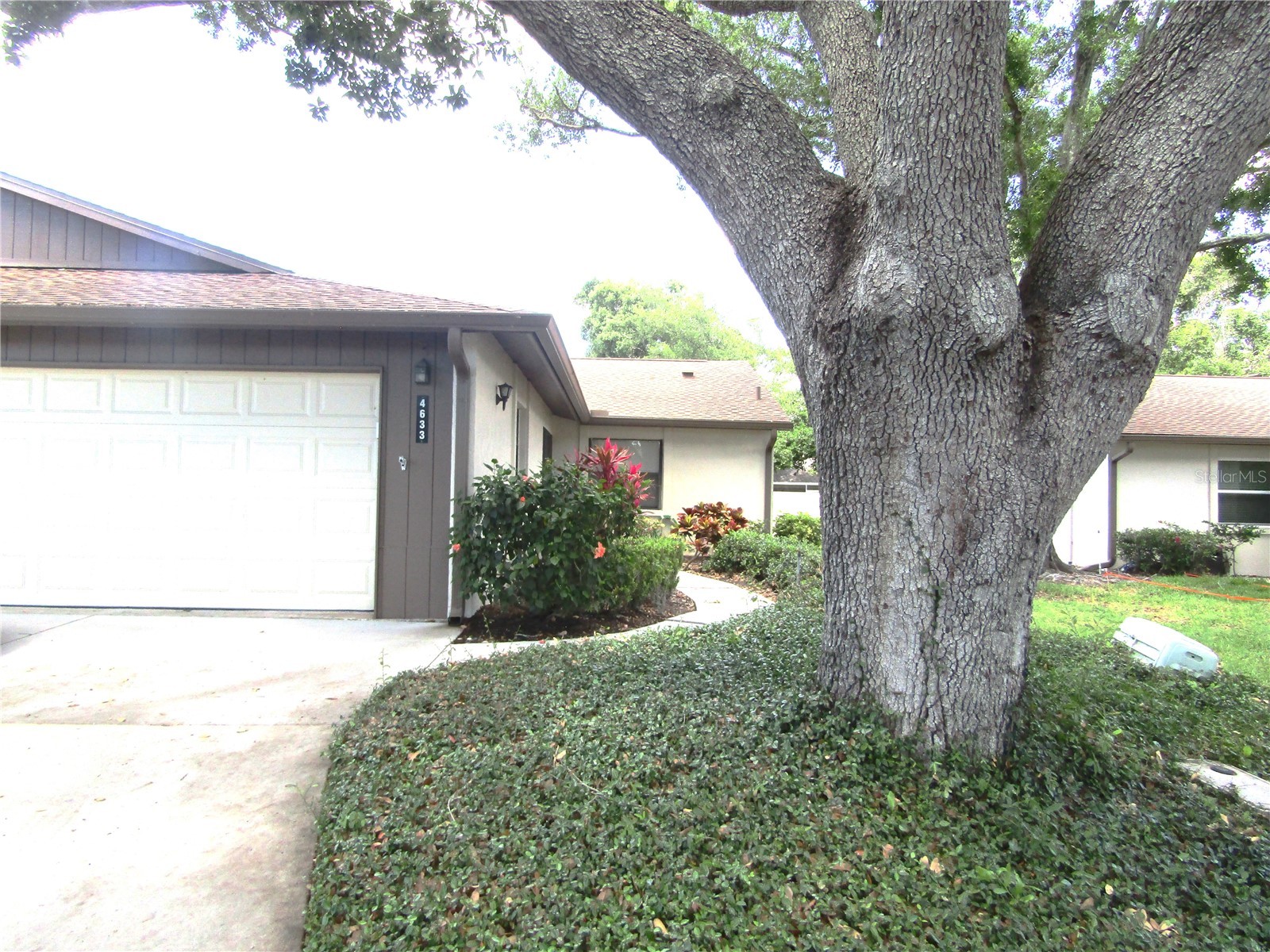 4633 Oak Hill Drive #13 Sarasota FL 34232 A4691571 image2