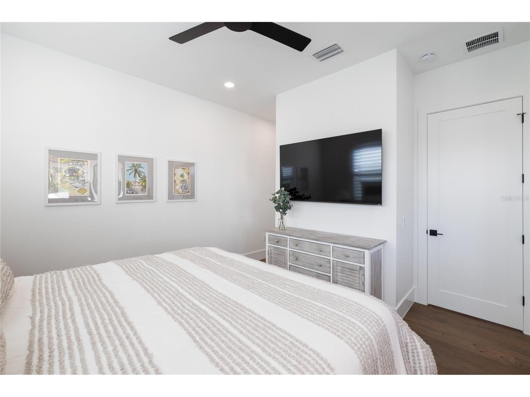 4634 Higel Avenue Sarasota FL 34242 A4693756 image77