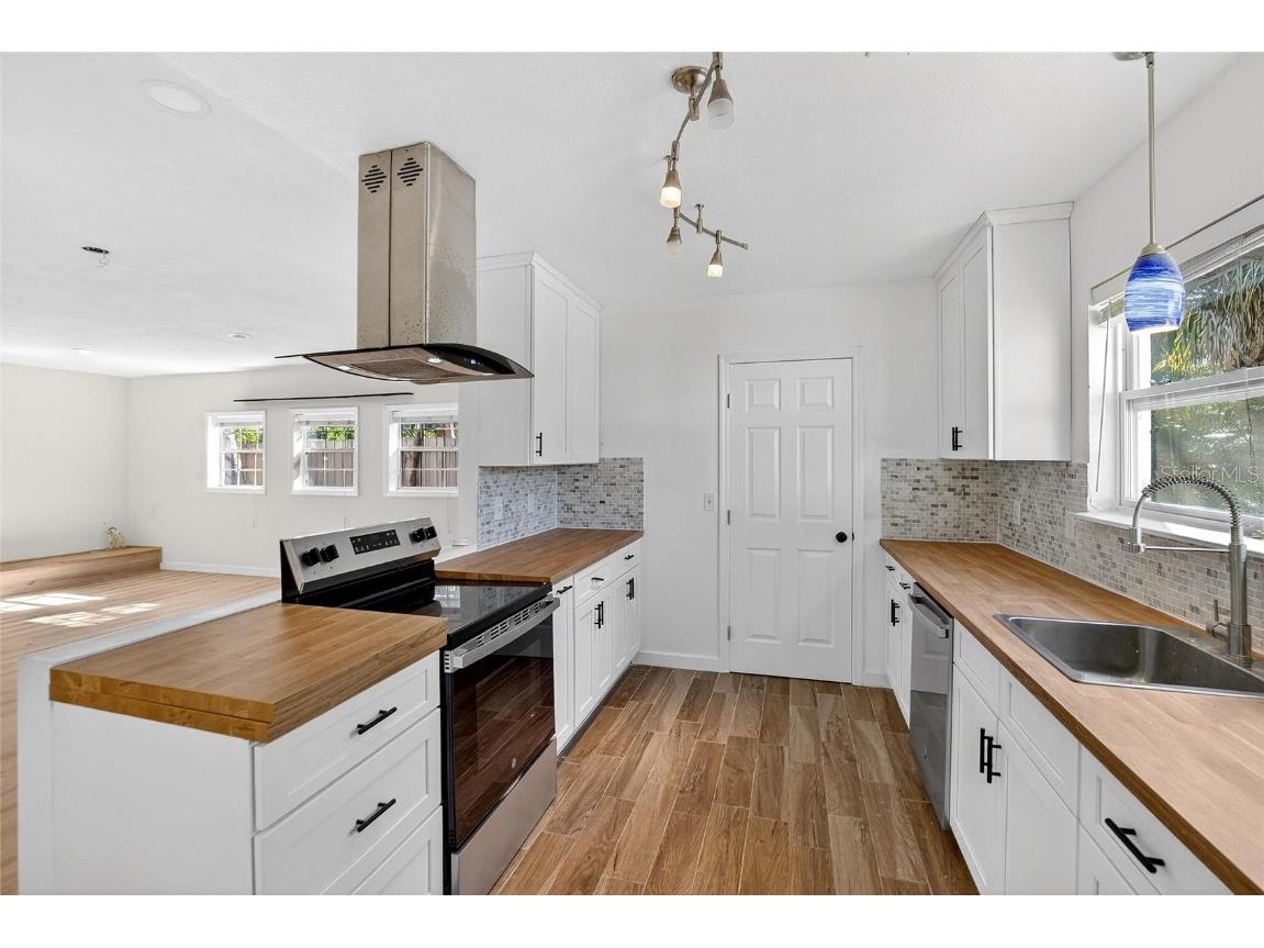 4634 W Sunset Boulevard Tampa FL 33629 TB8449548 image10