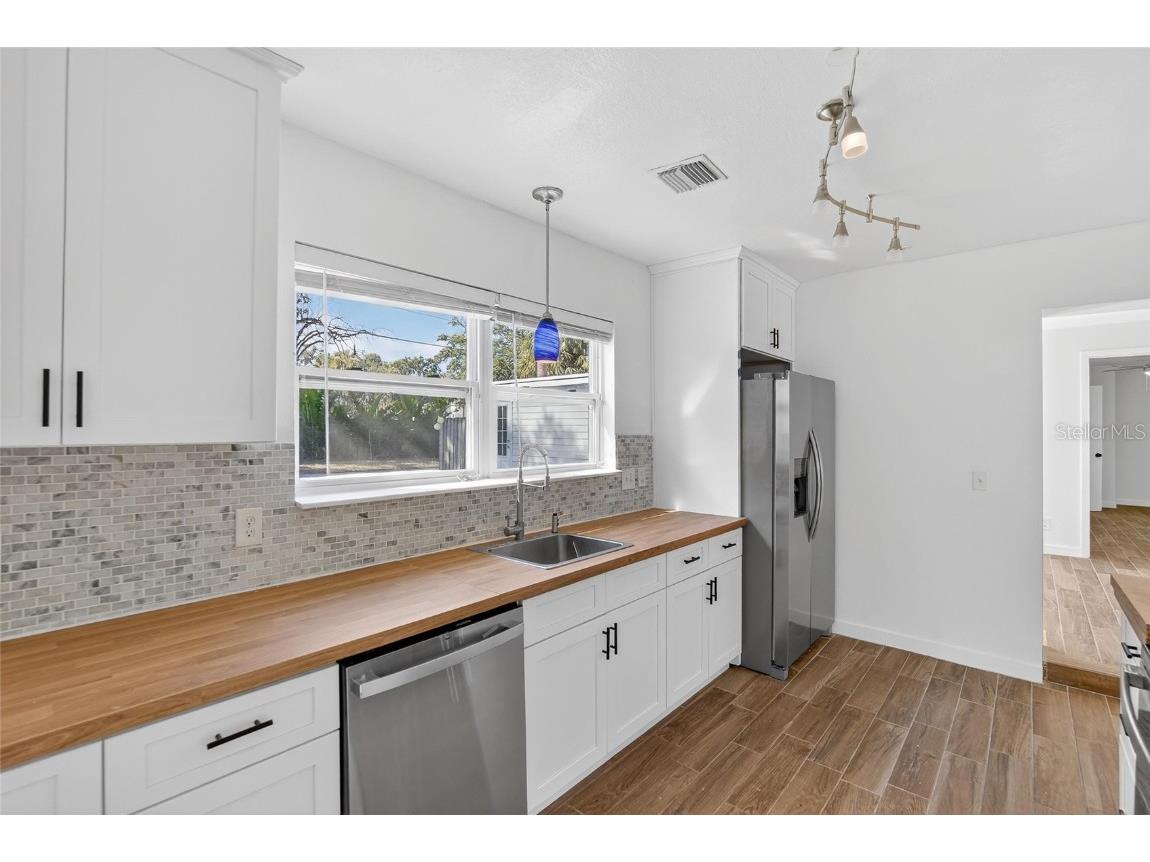 4634 W Sunset Boulevard Tampa FL 33629 TB8449548 image11