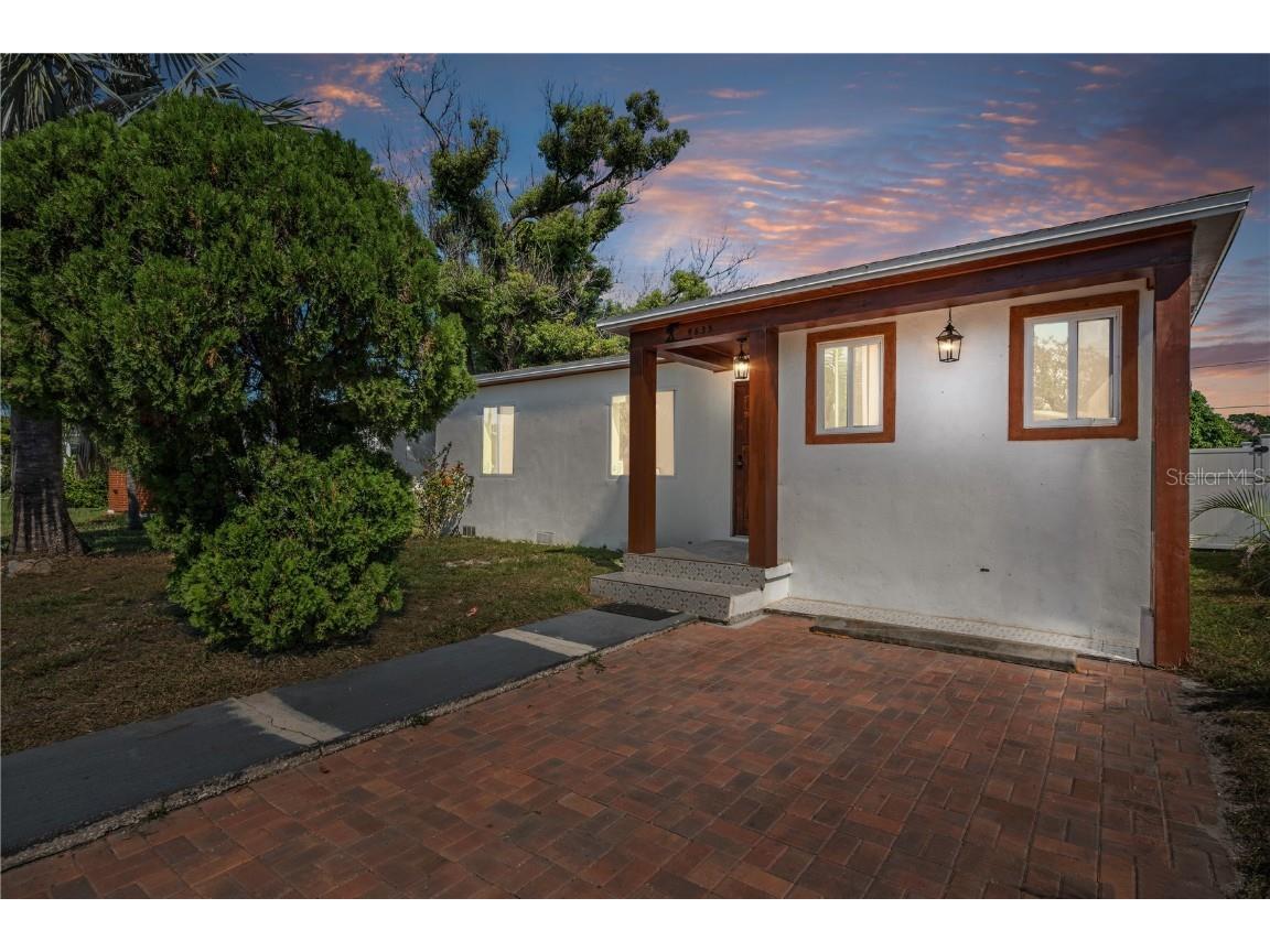 4635 22nd Avenue N Saint Petersburg FL 33713 TB8455447 image27