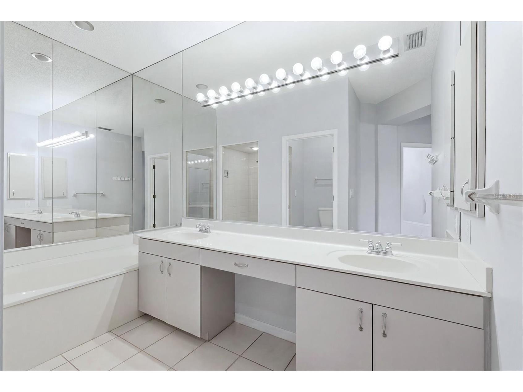 4636 Deer Trail Boulevard Sarasota FL 34238 A4698629 image12