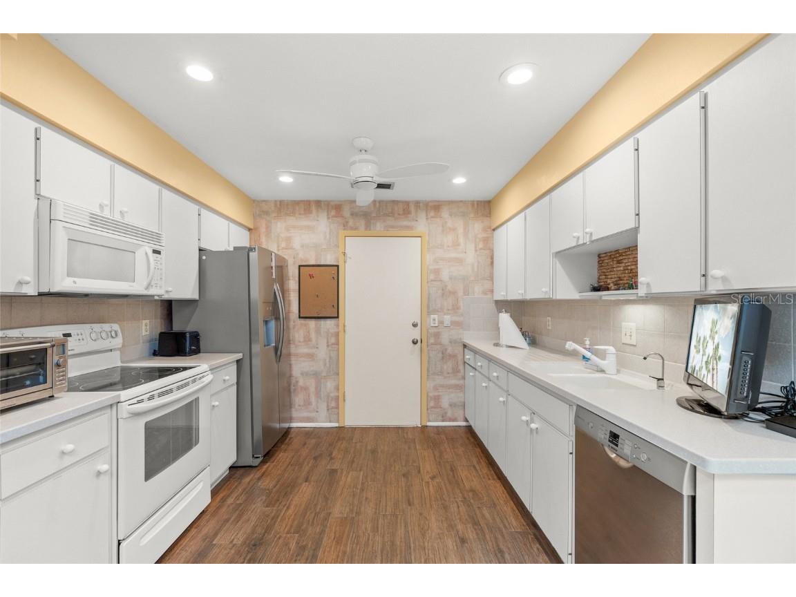 4637 Willow Wood Circle #44 Sarasota FL 34241 A4655394 image7