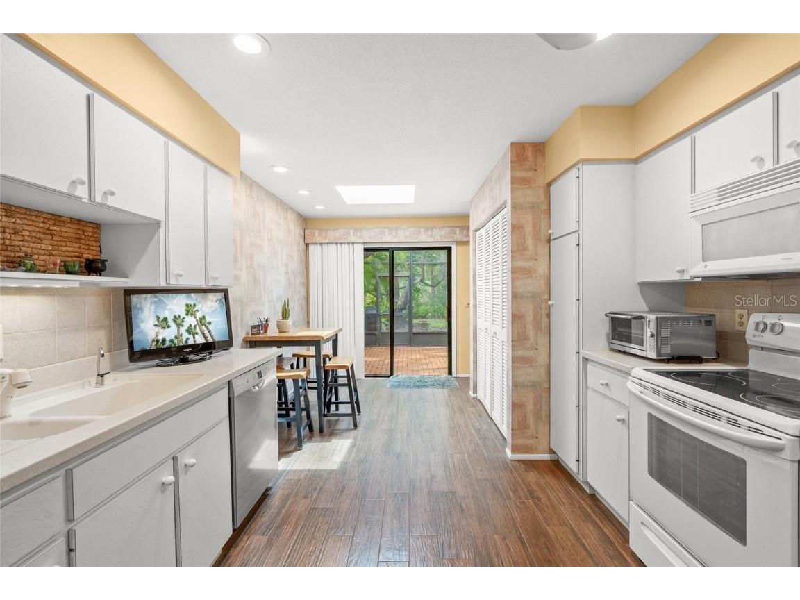 4637 Willow Wood Circle #44 Sarasota FL 34241 A4655394 image8