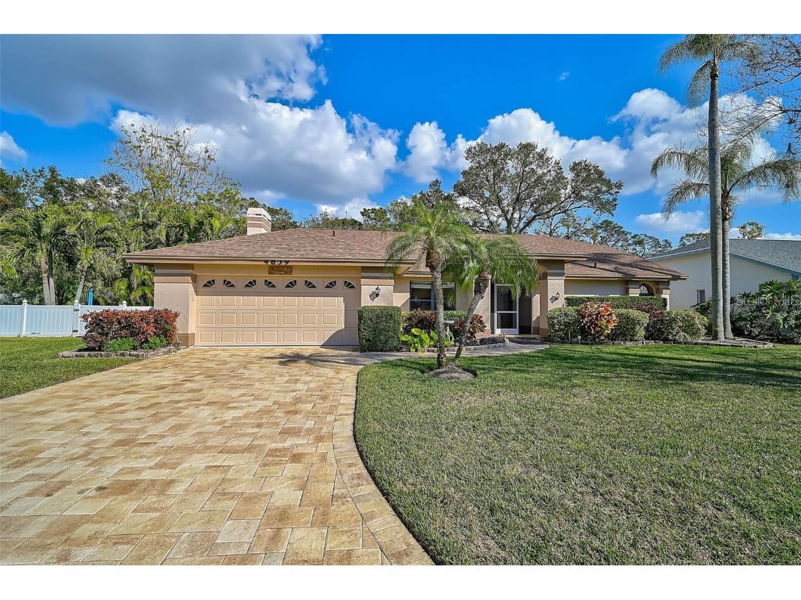 4639 Meadowview Circle Sarasota FL 34233 A4639787 image1
