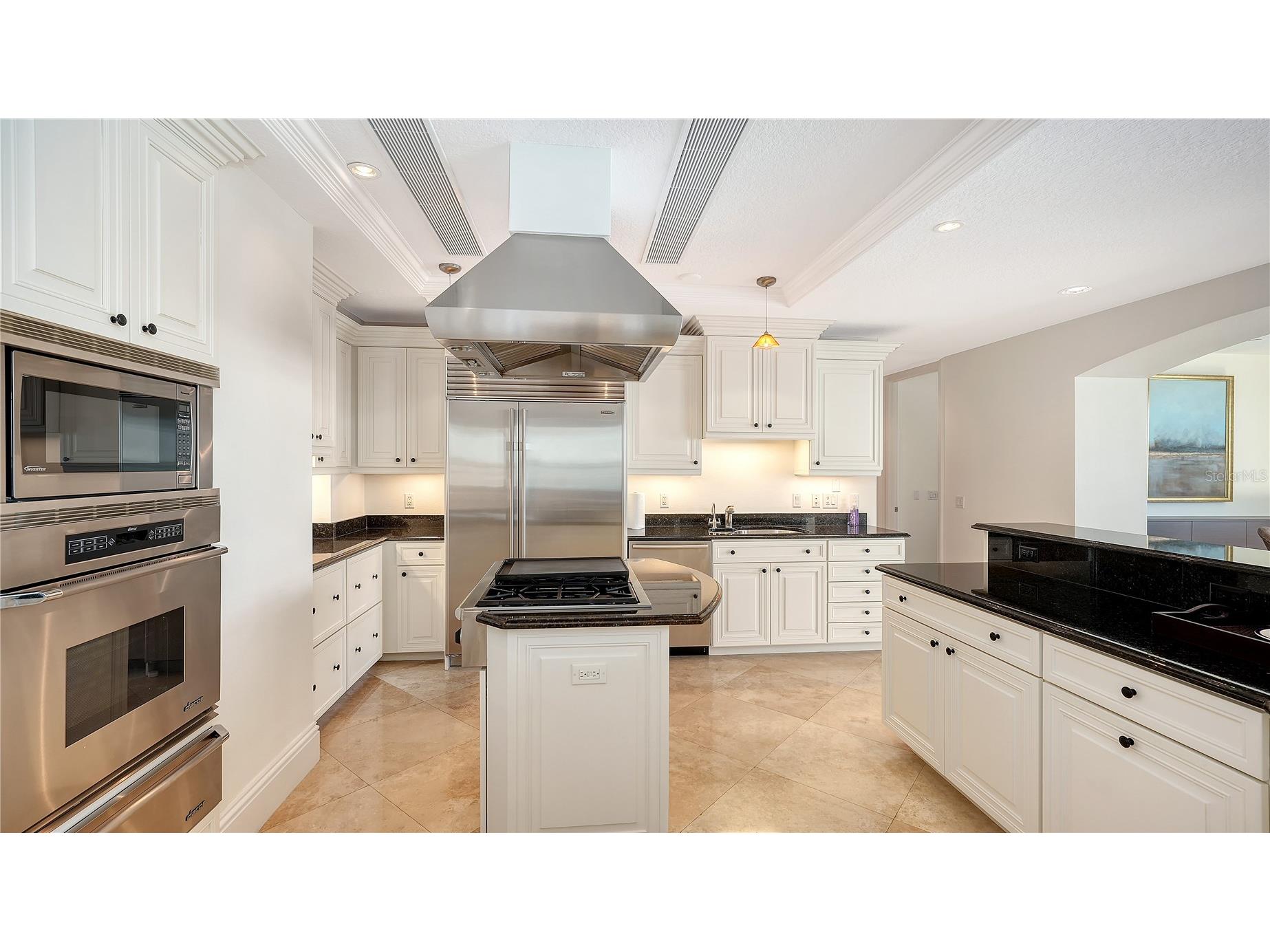 464 Golden Gate Point #304 Sarasota FL 34236 A4676340 image15