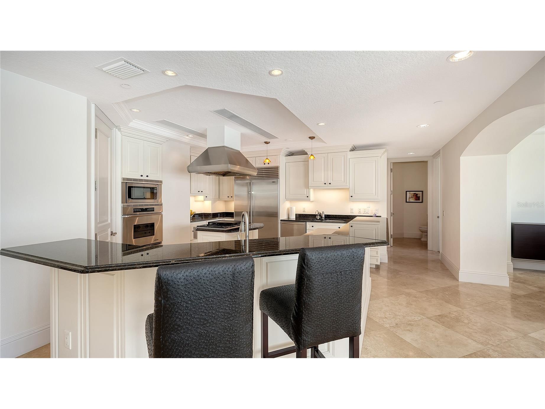 464 Golden Gate Point #304 Sarasota FL 34236 A4676340 image17
