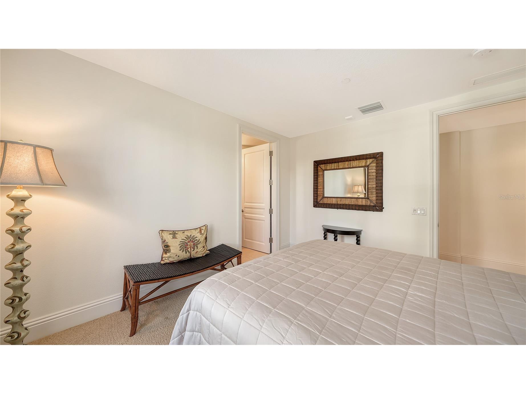 464 Golden Gate Point #304 Sarasota FL 34236 A4676340 image32