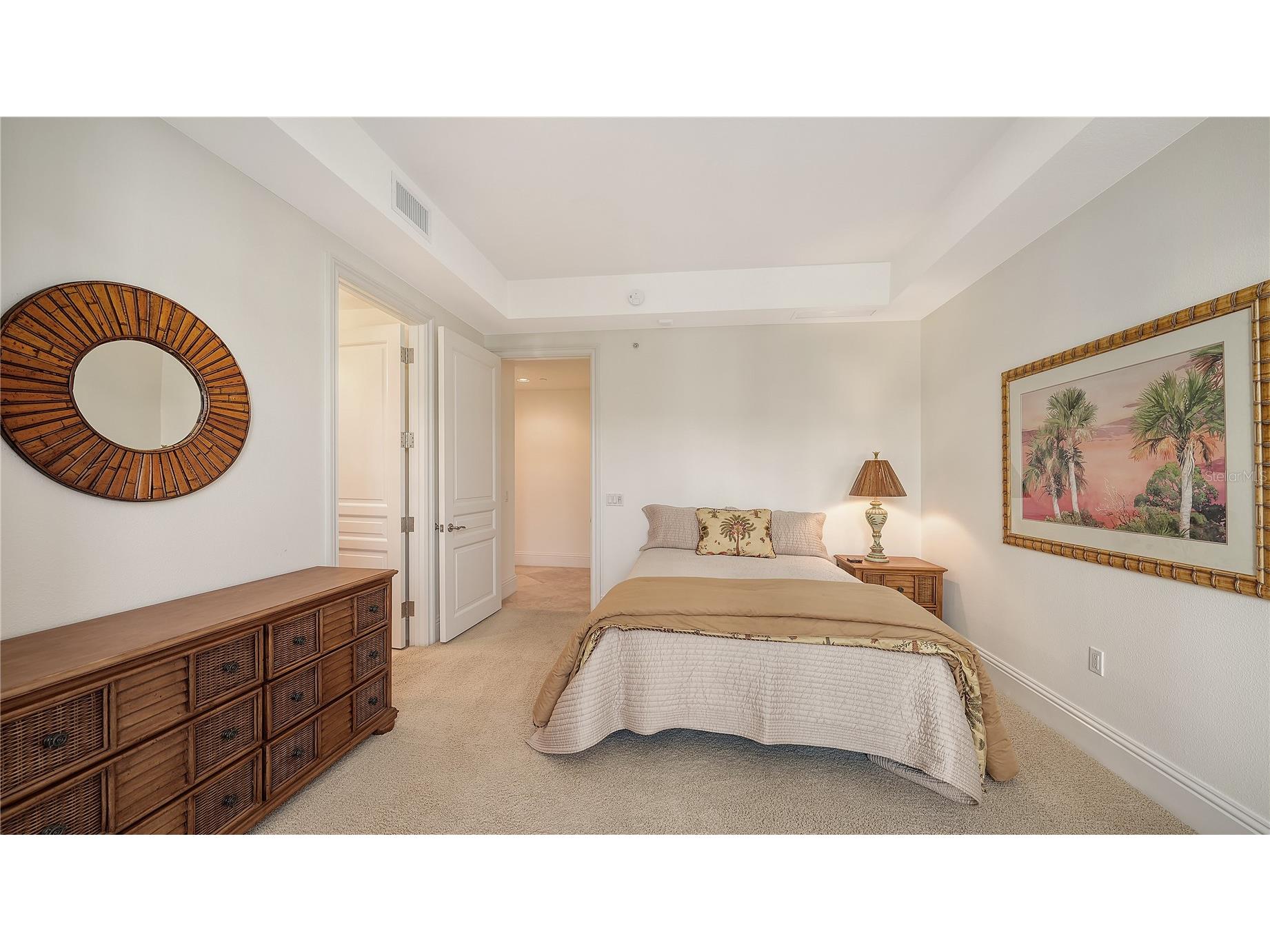 464 Golden Gate Point #304 Sarasota FL 34236 A4676340 image35