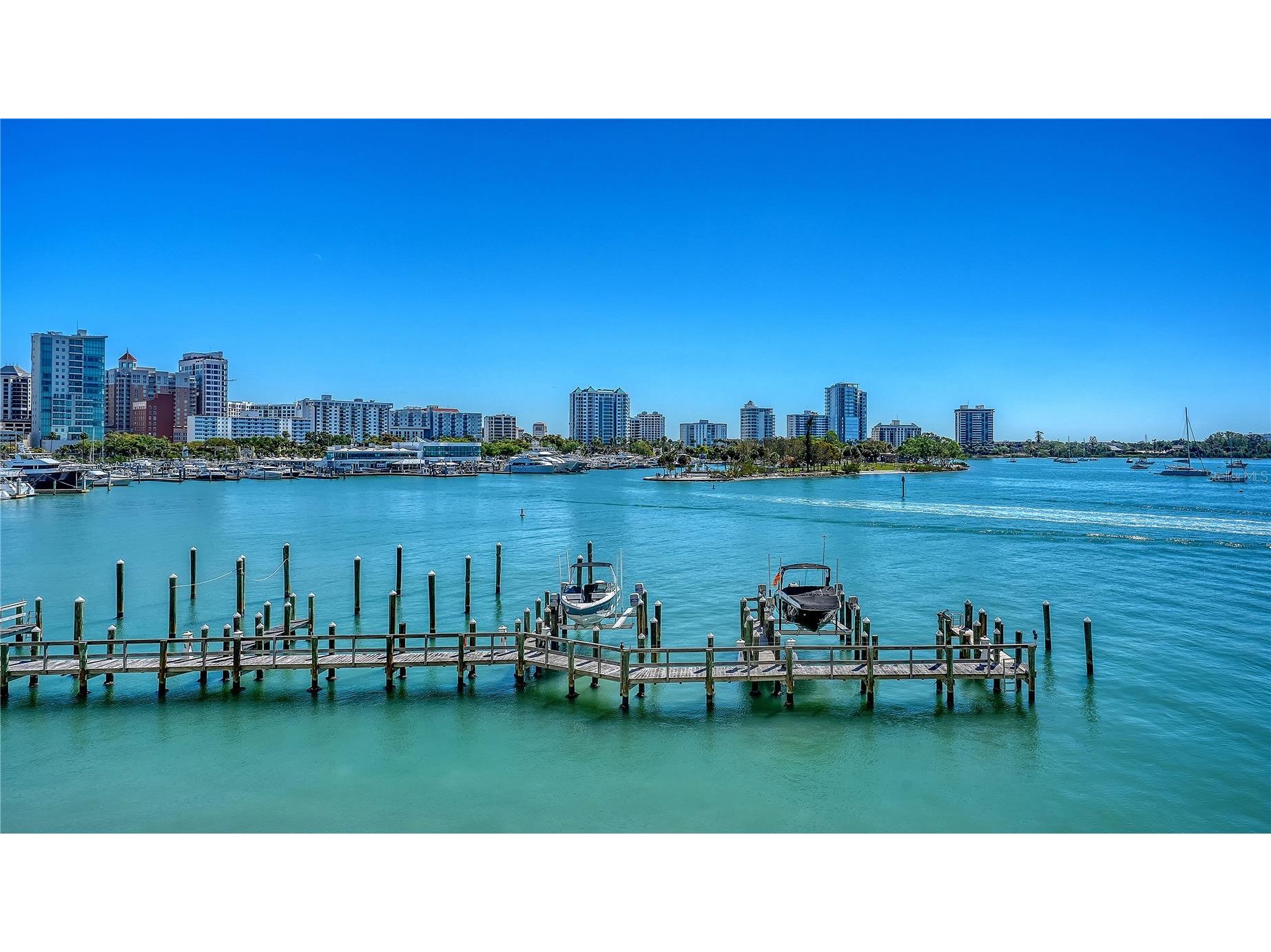 464 Golden Gate Point #304 Sarasota FL 34236 A4676340 image46