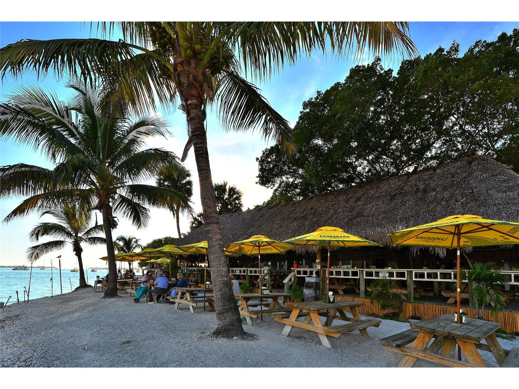 464 Golden Gate Point #304 Sarasota FL 34236 A4676340 image51